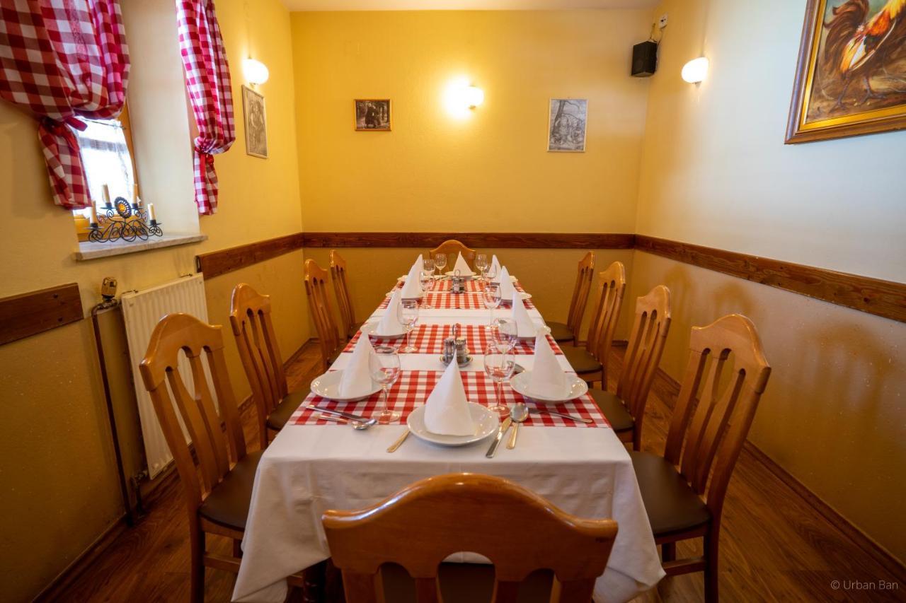 Gostilna Logar Hotel Hotemaze Buitenkant foto