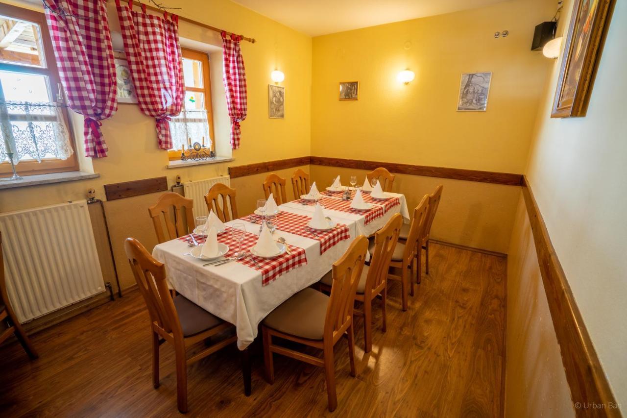 Gostilna Logar Hotel Hotemaze Buitenkant foto