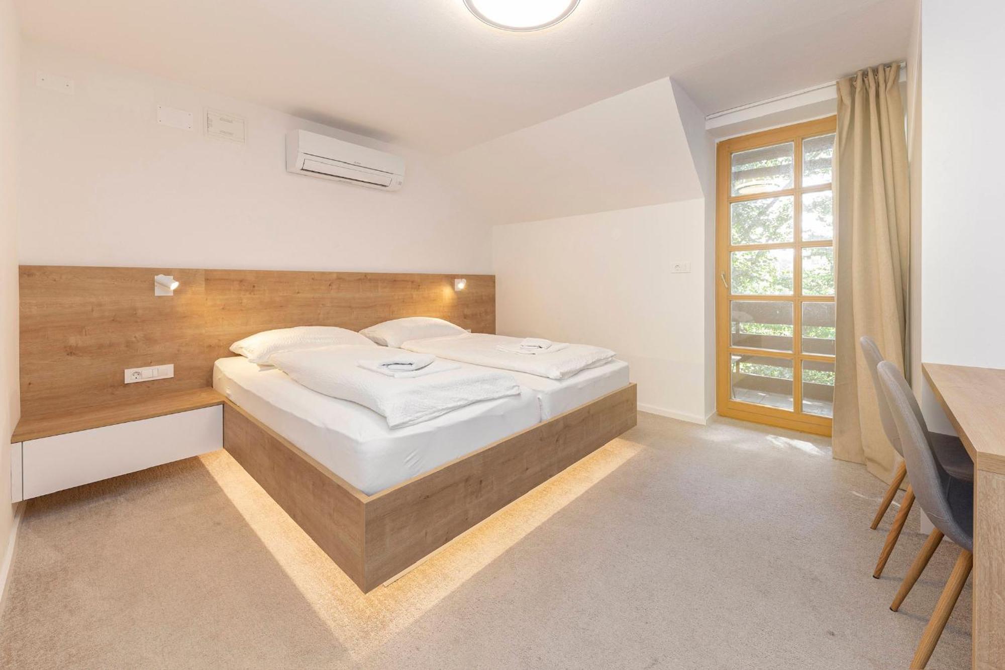 Gostilna Logar Hotel Hotemaze Buitenkant foto