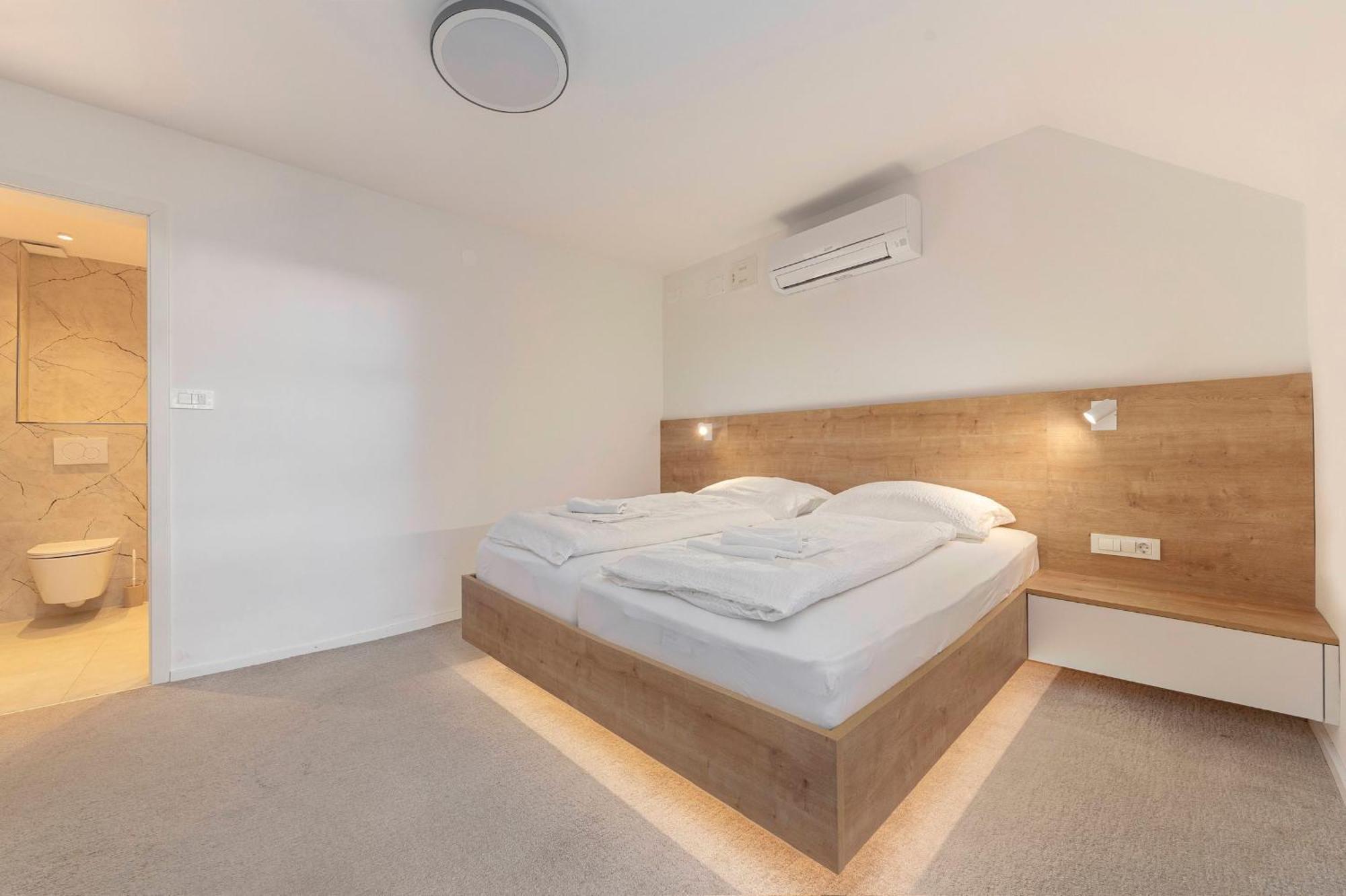 Gostilna Logar Hotel Hotemaze Buitenkant foto