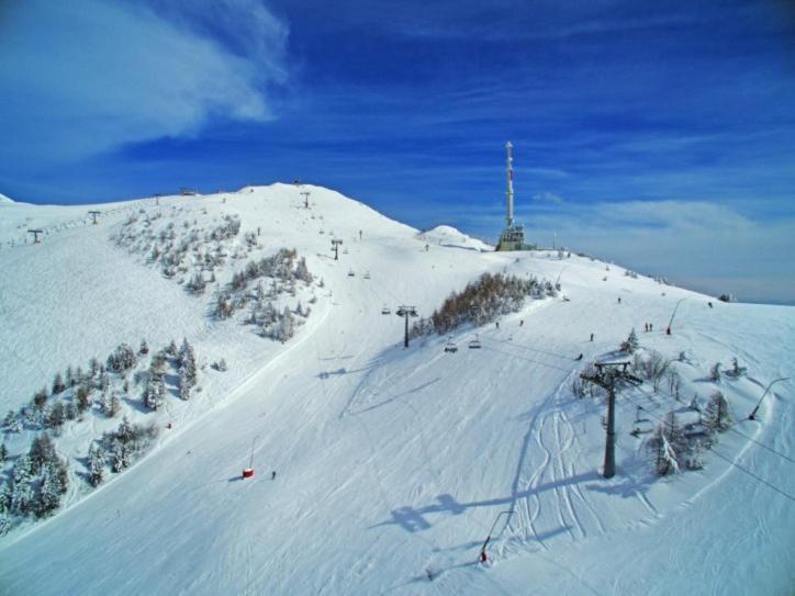 Gostilna Logar Hotel Hotemaze Buitenkant foto